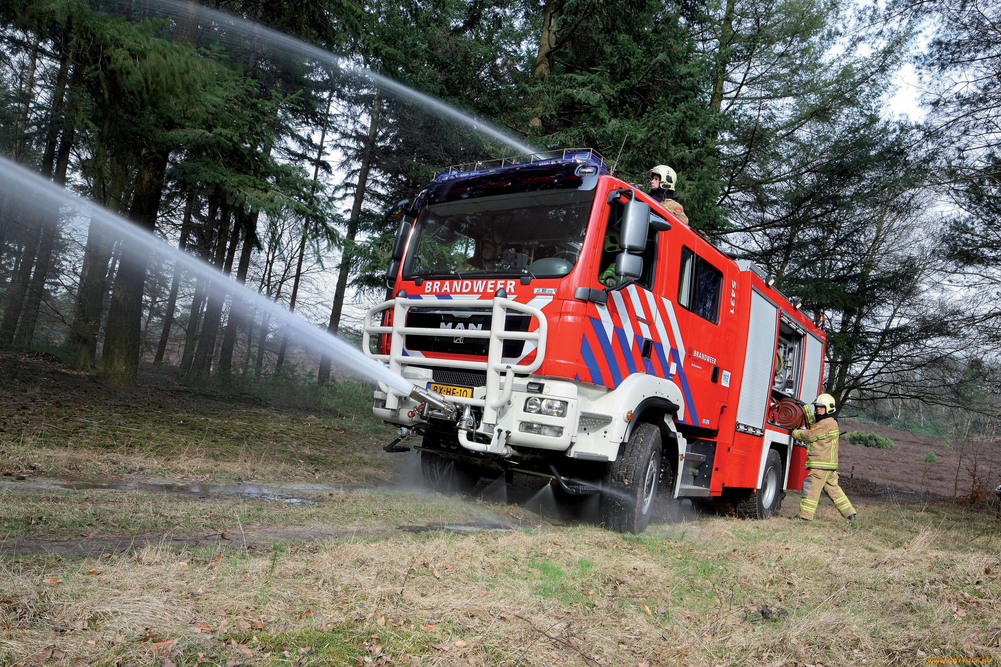 Пожарный грузовичок. Картинки автомобилей. 23 Машина. Fire Fighting Truck. Feuerwehr man.